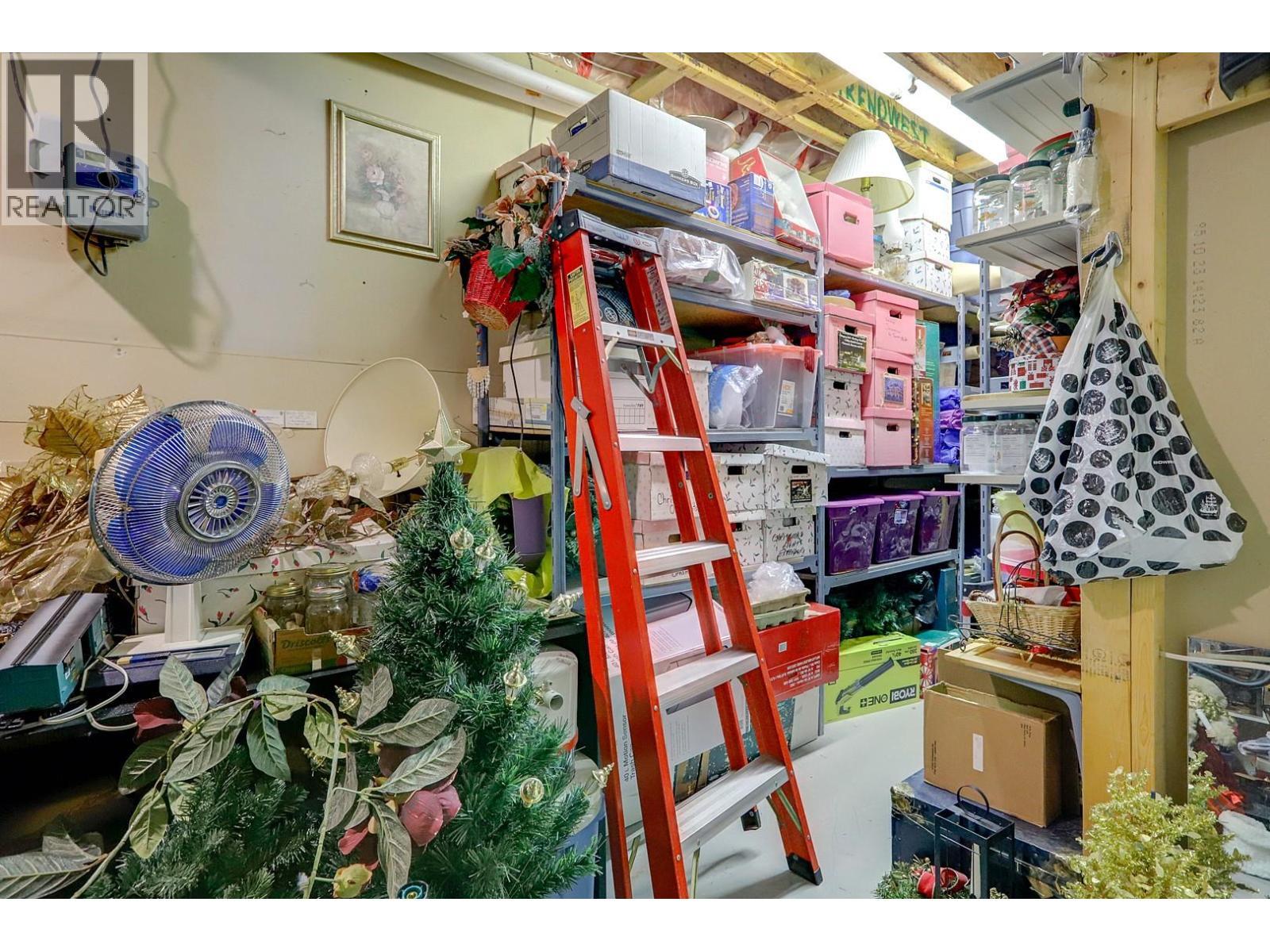 1101 Phoenix Drive, Vernon, BC - Indoor