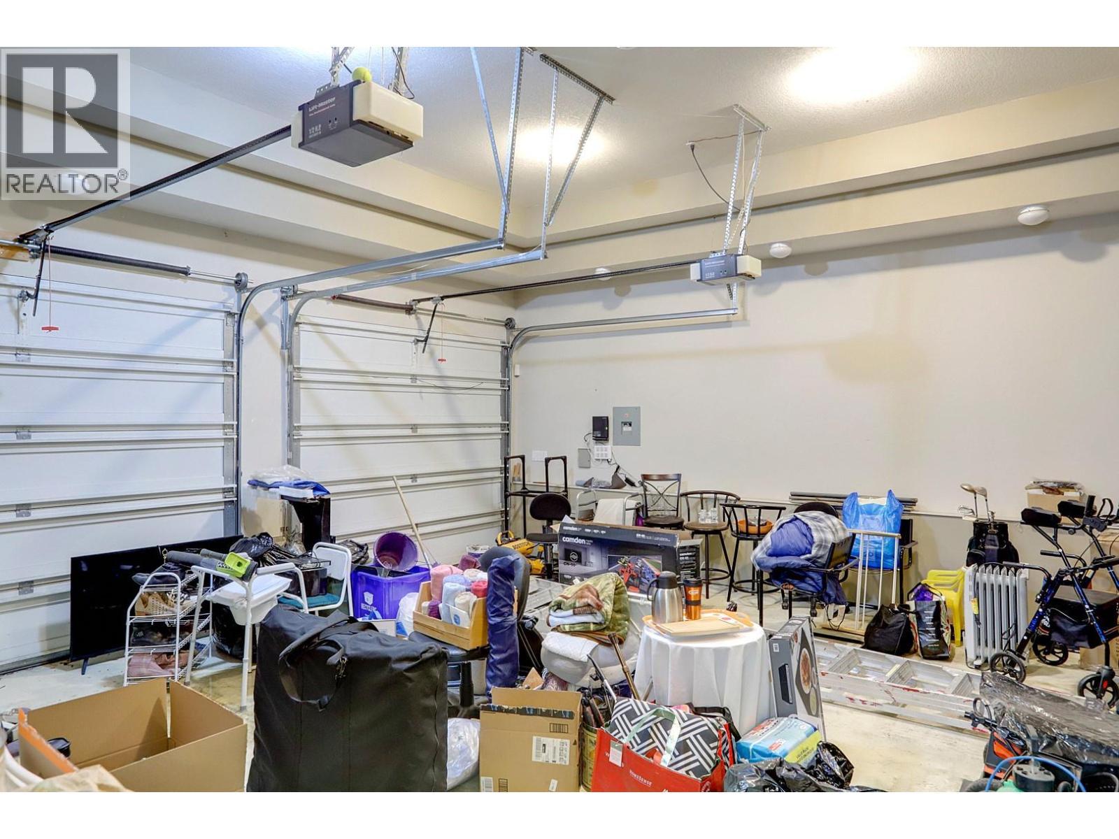 1101 Phoenix Drive, Vernon, BC - Indoor Photo Showing Garage