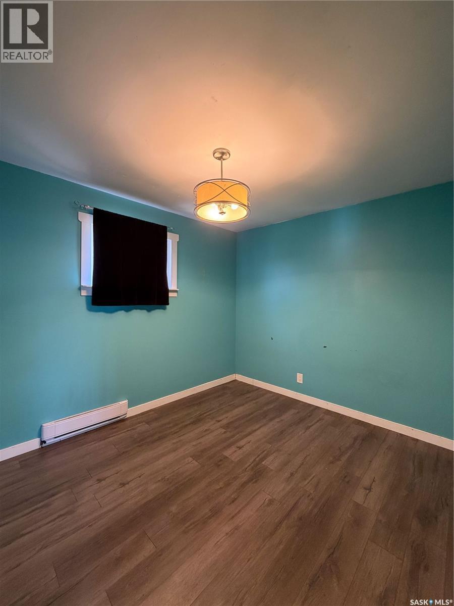 302 Aberdeen Street, Elbow, SK - Indoor Photo Showing Other Room