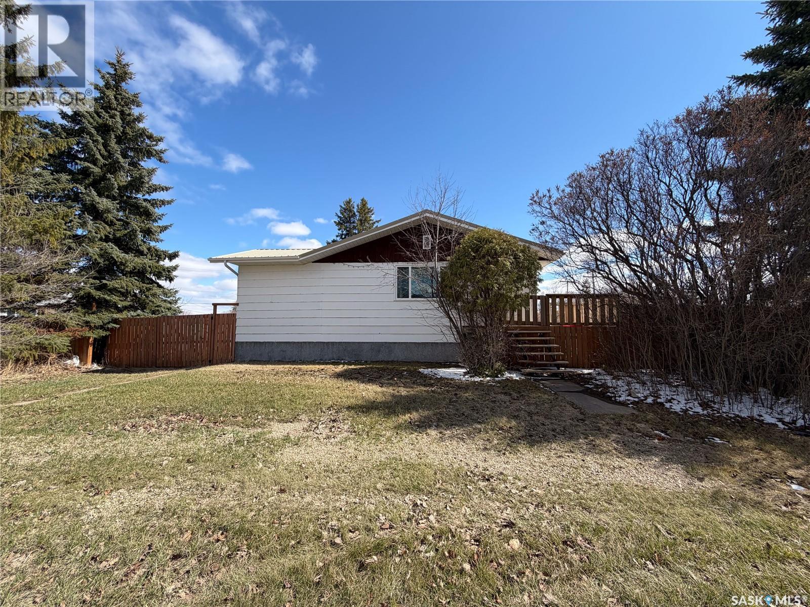 302 Aberdeen Street, Elbow, SK - Outdoor
