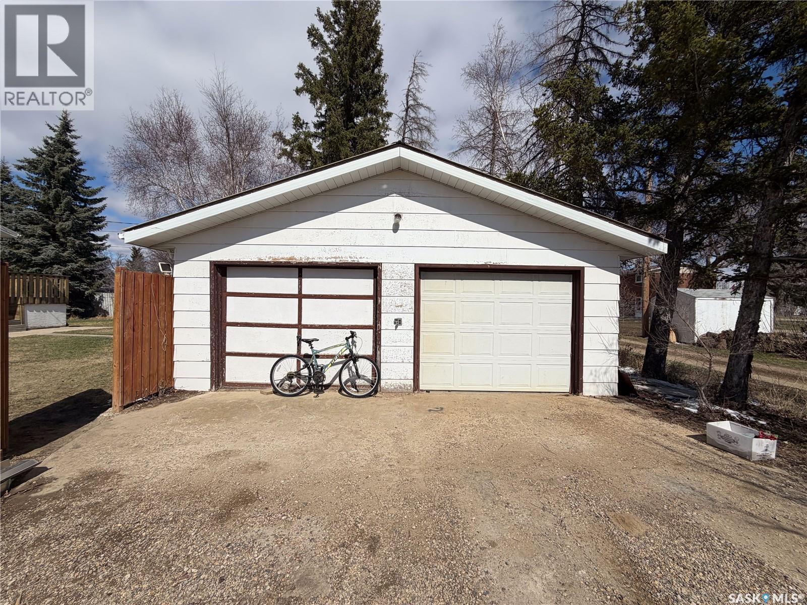 302 Aberdeen Street, Elbow, SK - Outdoor