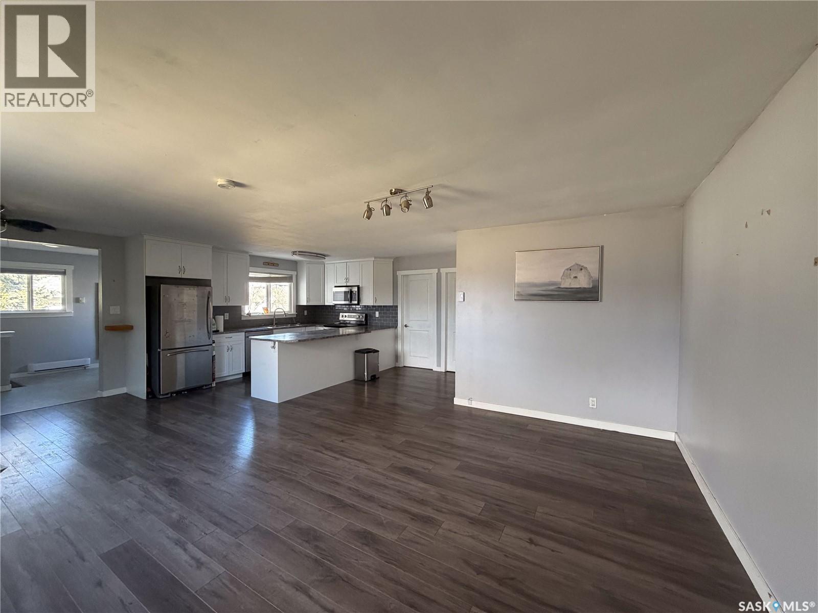 302 Aberdeen Street, Elbow, SK - Indoor