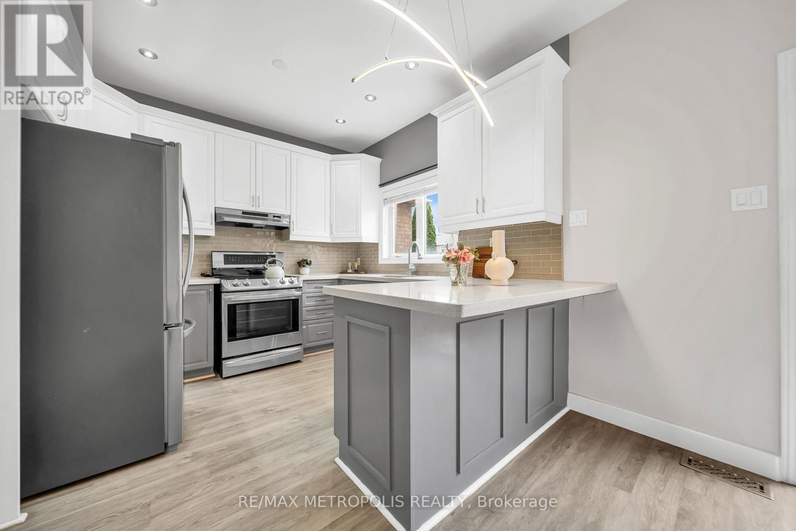 Kitchen - 5 Westhampton Way, Hamilton, ON - Indoor Photo Showing Kitchen