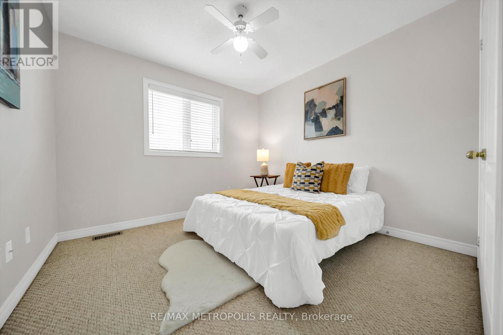 2nd Bedroom - 5 Westhampton Way, Hamilton, ON - Indoor Photo Showing Bedroom
