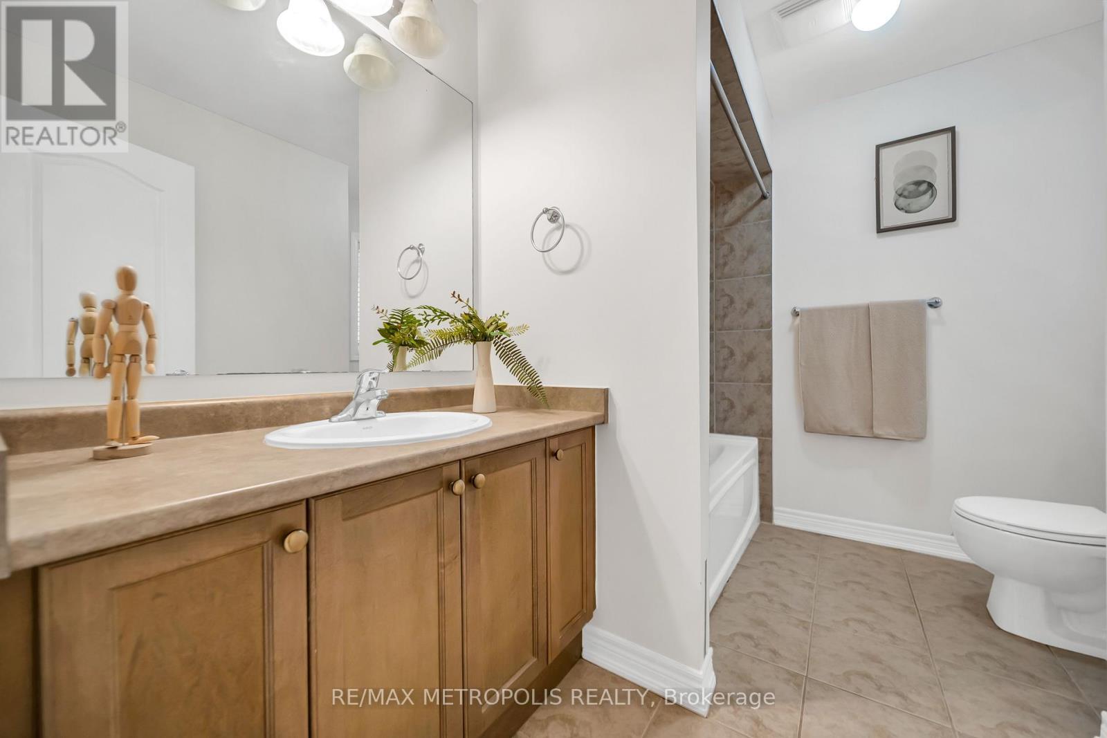 3 Pc Bathroom - 5 Westhampton Way, Hamilton, ON - Indoor Photo Showing Bathroom