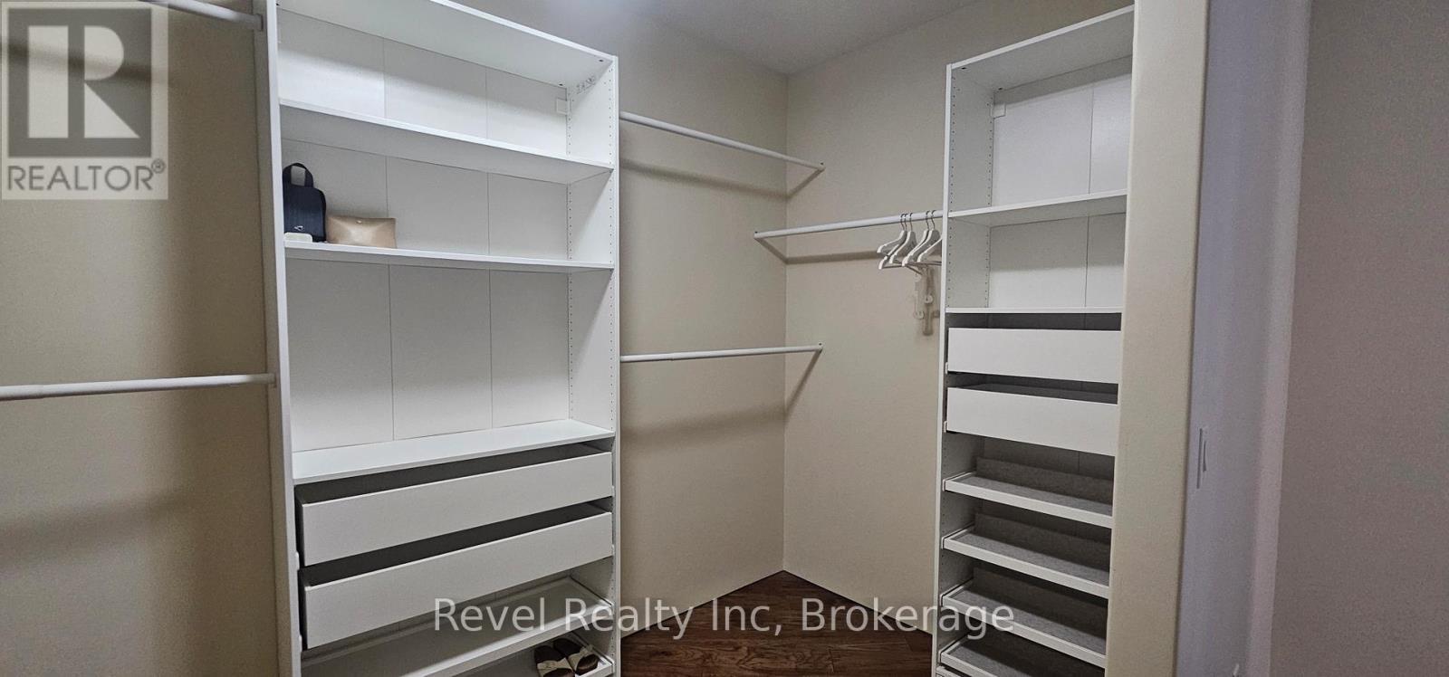 146 Moreau Parkway, Tiny, ON - Indoor With Storage