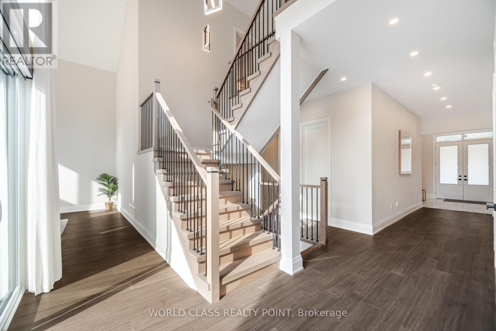 560 Woodview Road, Burlington, ON - Indoor Photo Showing Other Room