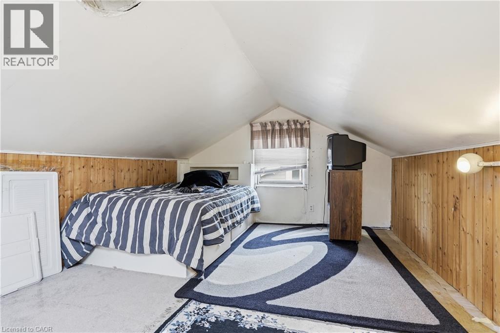 105 Tolton Avenue, Hamilton, ON - Indoor Photo Showing Other Room