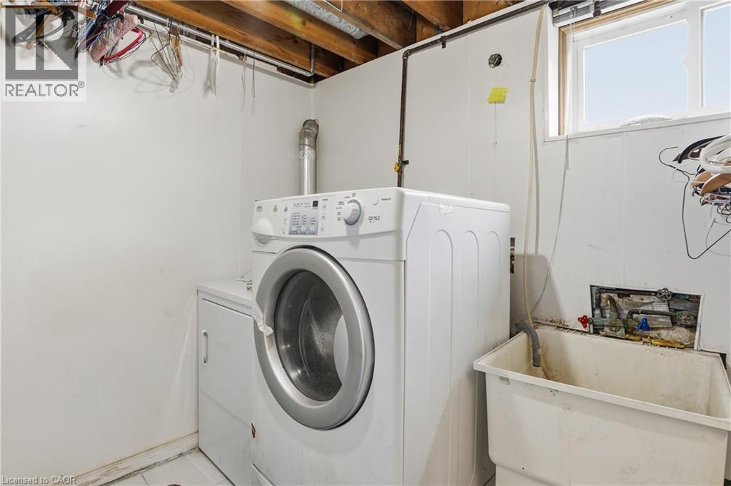105 Tolton Avenue, Hamilton, ON - Indoor Photo Showing Laundry Room