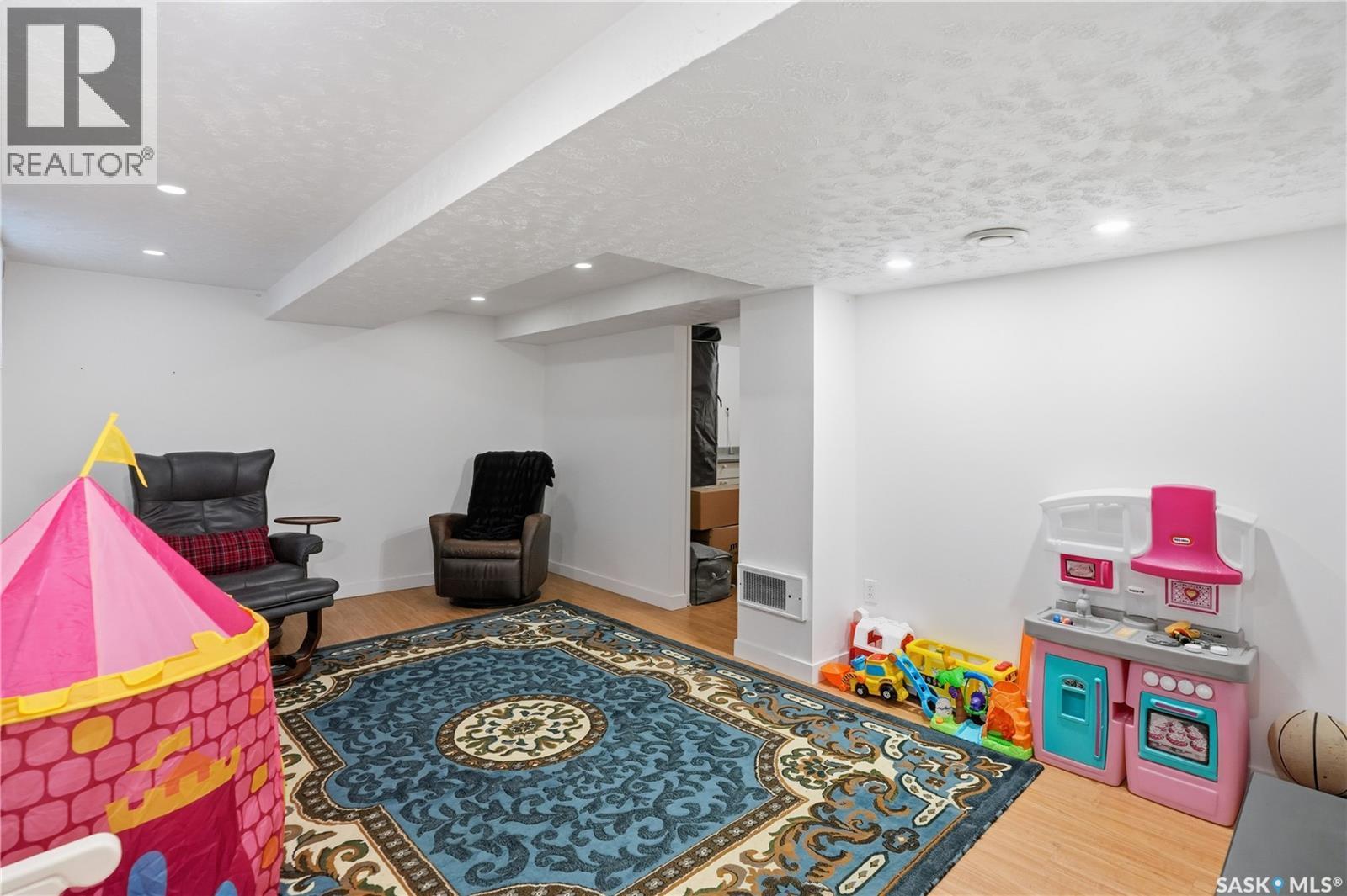 2543 Garnet Street, Regina, SK - Indoor