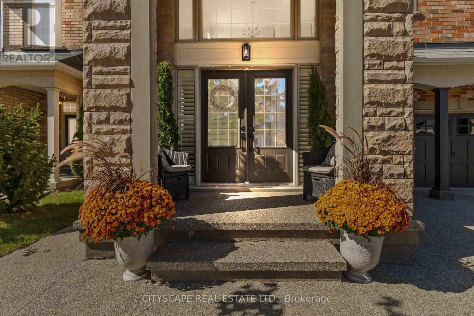 4269 Vivaldi Road, Burlington, ON - Outdoor
