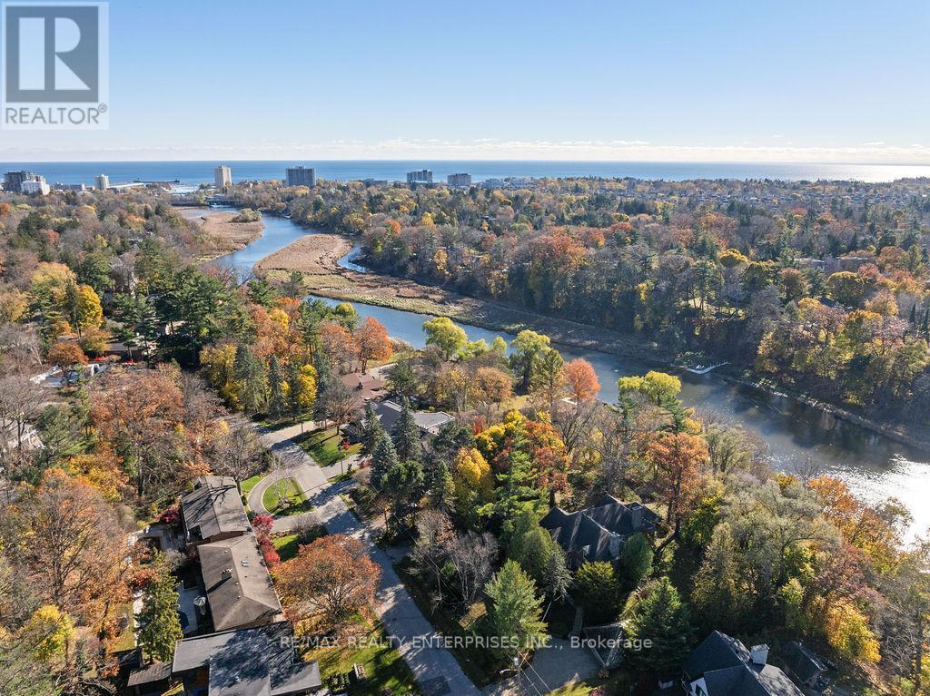 1516 Pinetree Crescent, Mississauga, ON