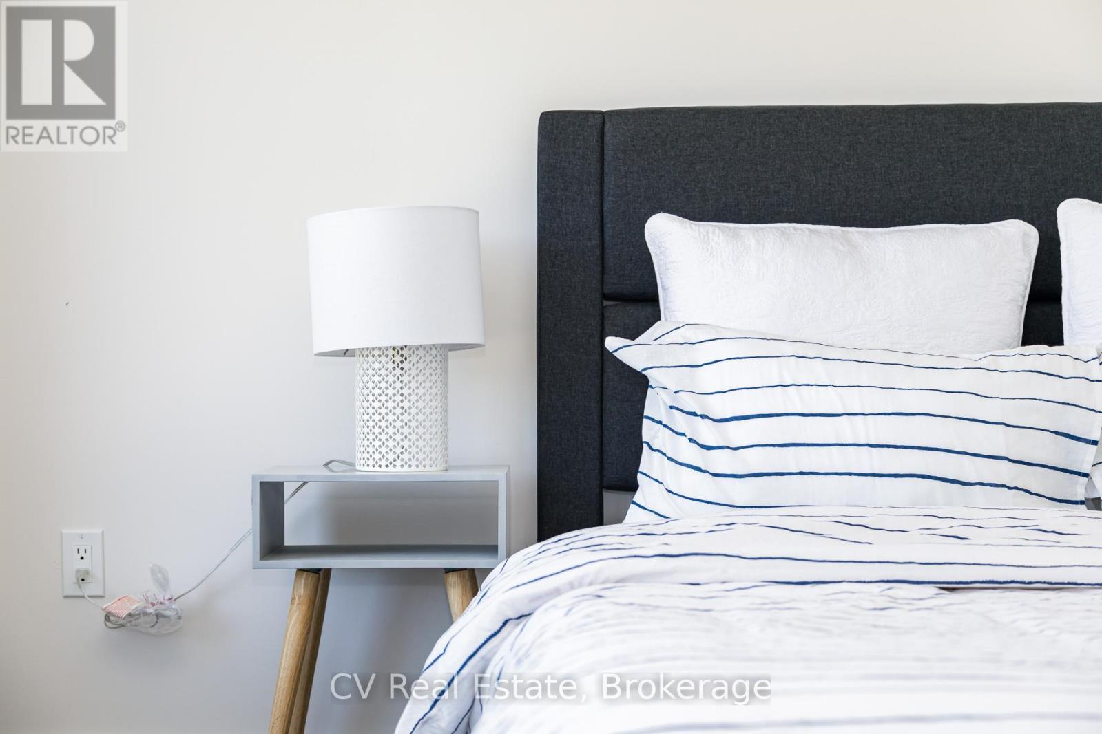 111 Stoneleigh Drive, Blue Mountains, ON - Indoor Photo Showing Bedroom