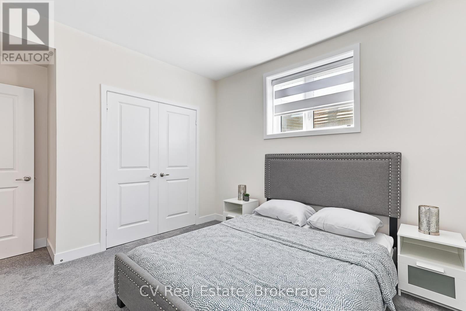 111 Stoneleigh Drive, Blue Mountains, ON - Indoor Photo Showing Bedroom