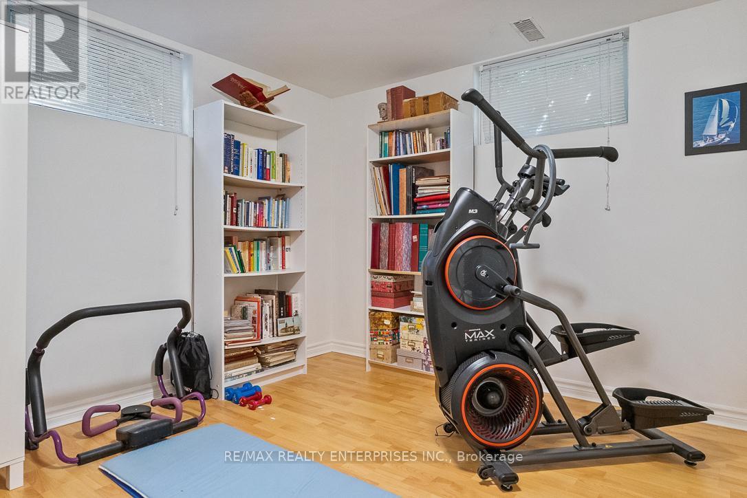 1373 Queen Victoria Avenue, Mississauga, ON - Indoor