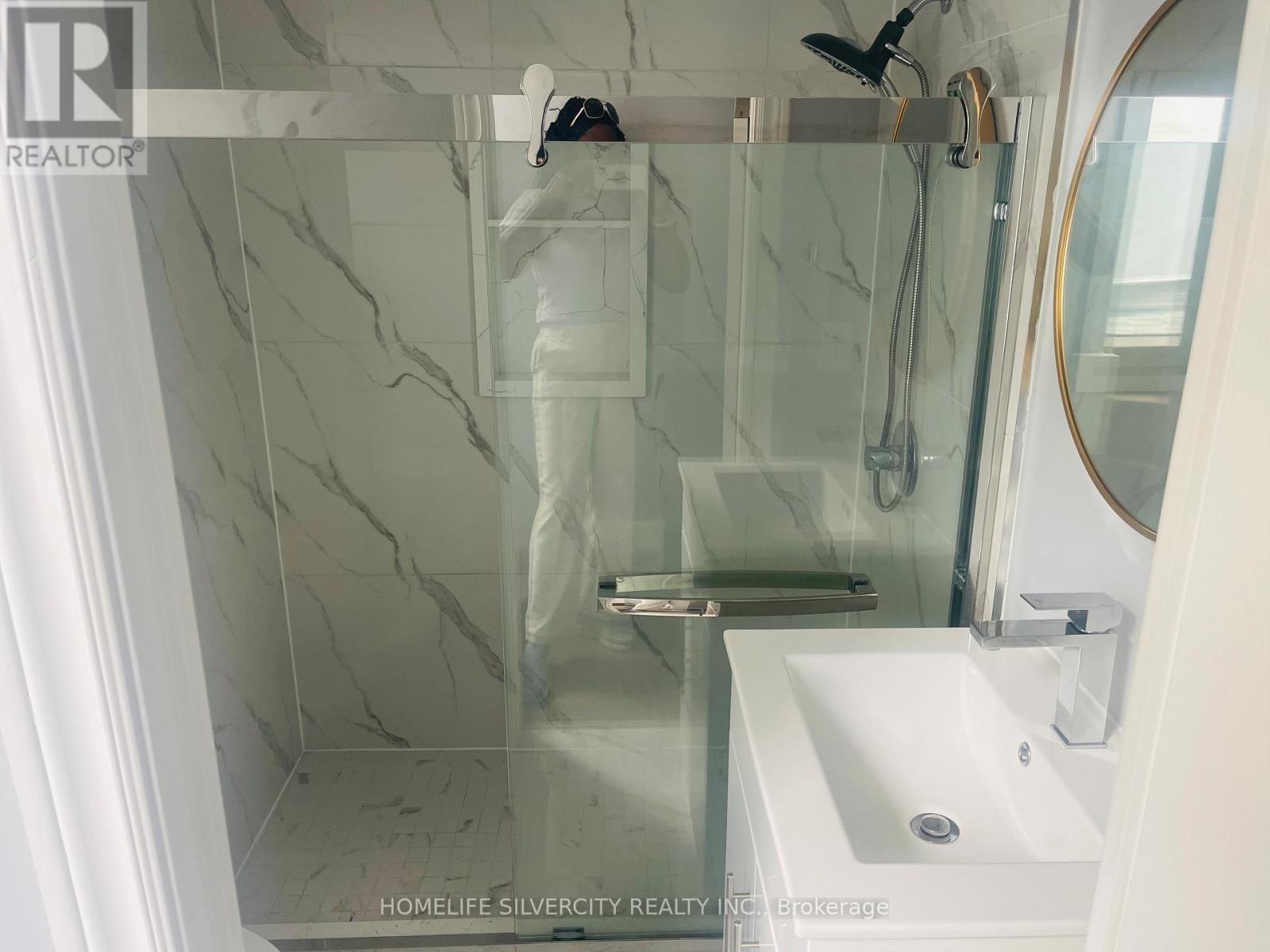 435 Aberdeen Avenue, Hamilton, ON - Indoor Photo Showing Bathroom