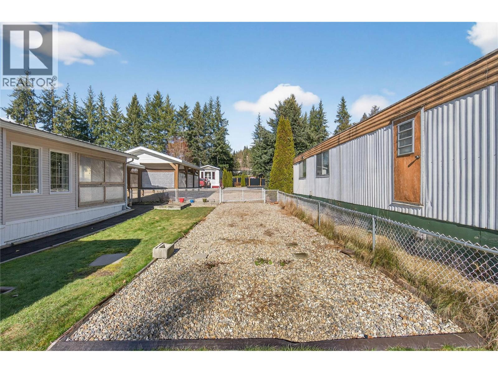 5 Bc97A Highway Unit# 11, Sicamous, BC