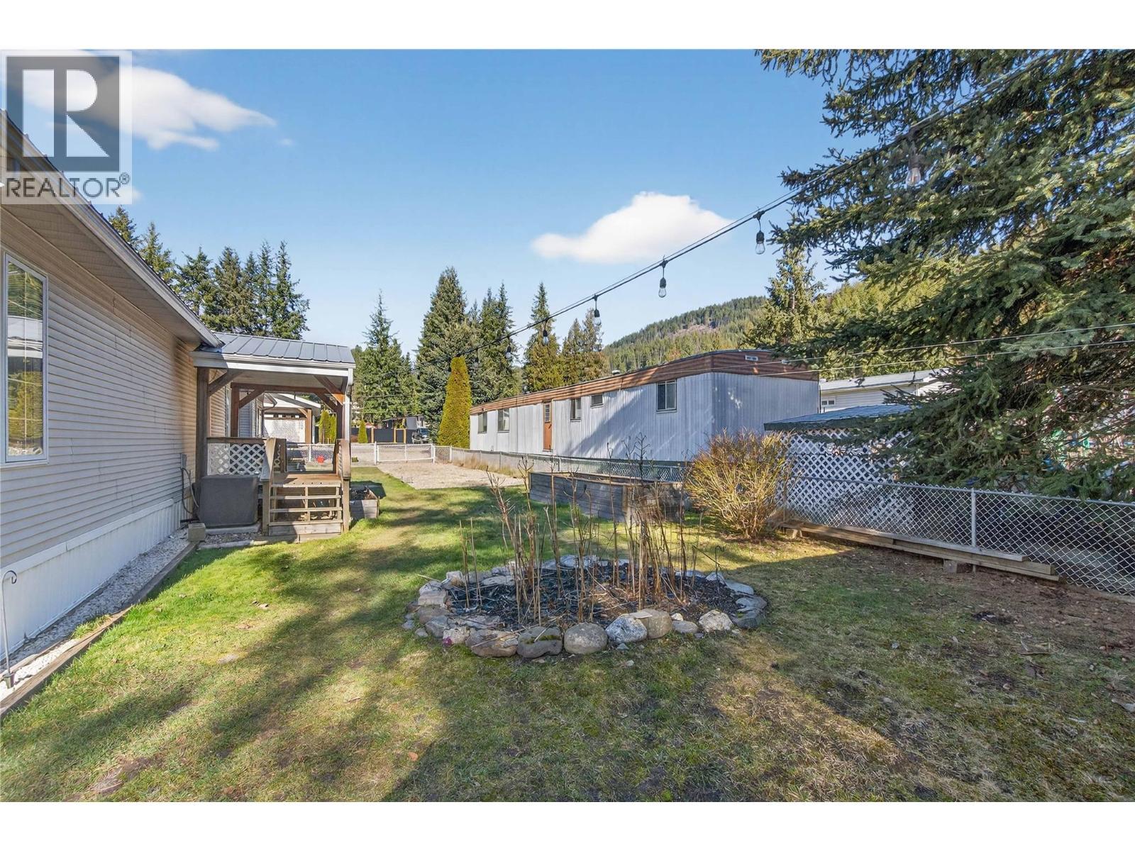 5 Bc97A Highway Unit# 11, Sicamous, BC