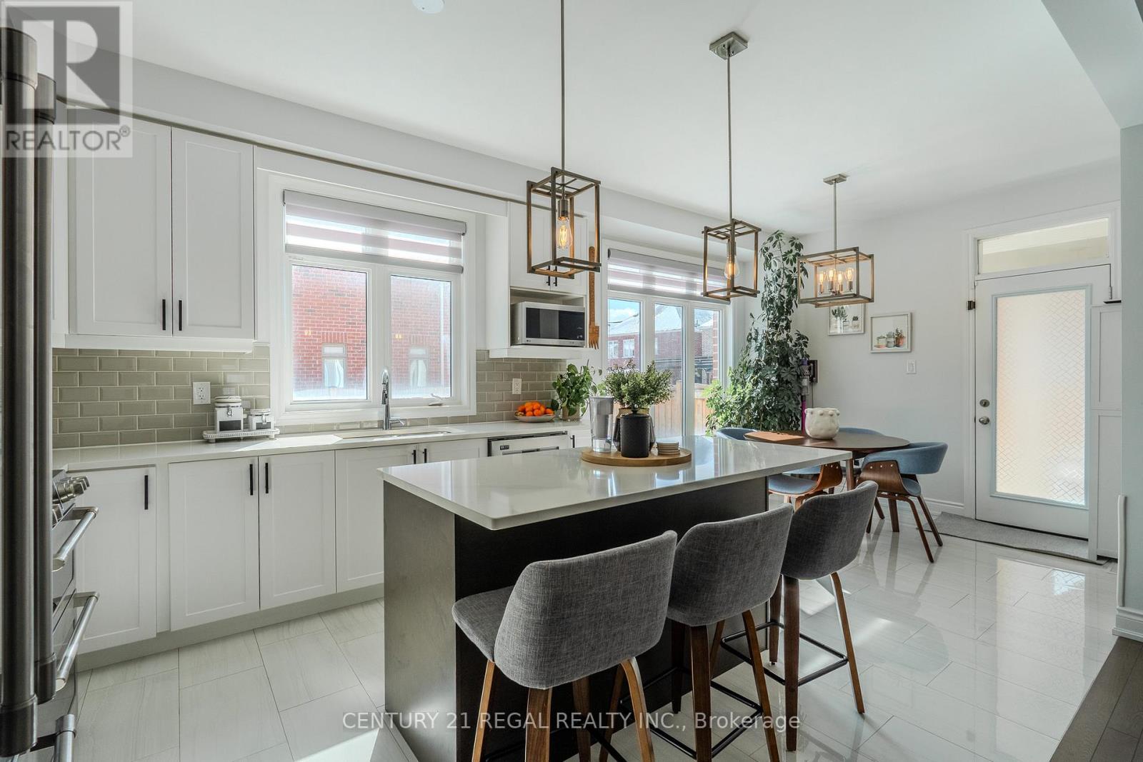 25 Elysian Fields Circle, Brampton, ON - Indoor