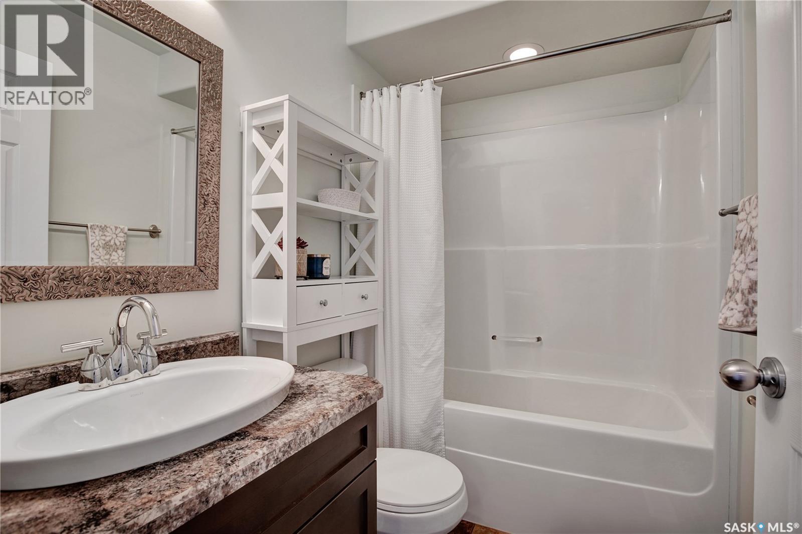 158 Cornish Road, Saskatoon, SK - Indoor Photo Showing Bathroom