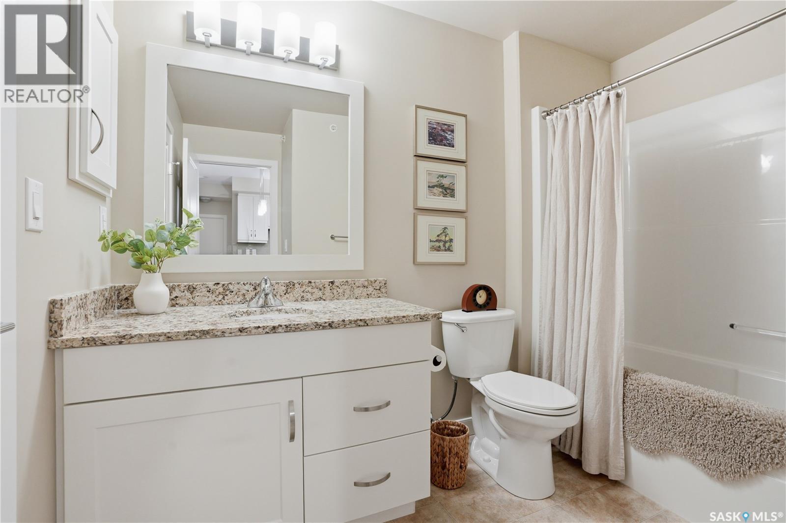 323 1025 Moss Avenue, Saskatoon, SK - Indoor Photo Showing Bathroom