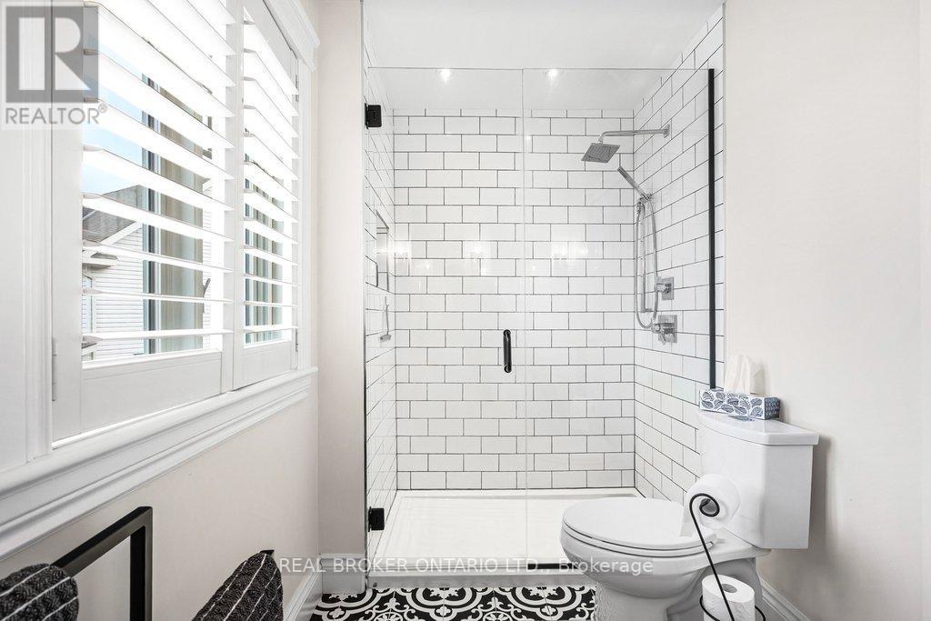 32 Feldspar Crescent, Ottawa, ON - Indoor Photo Showing Bathroom