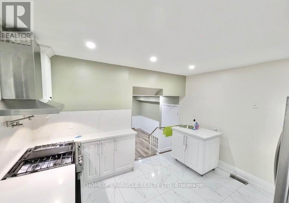 68 Briargate Drive, Kitchener, ON - Indoor Photo Showing Other Room