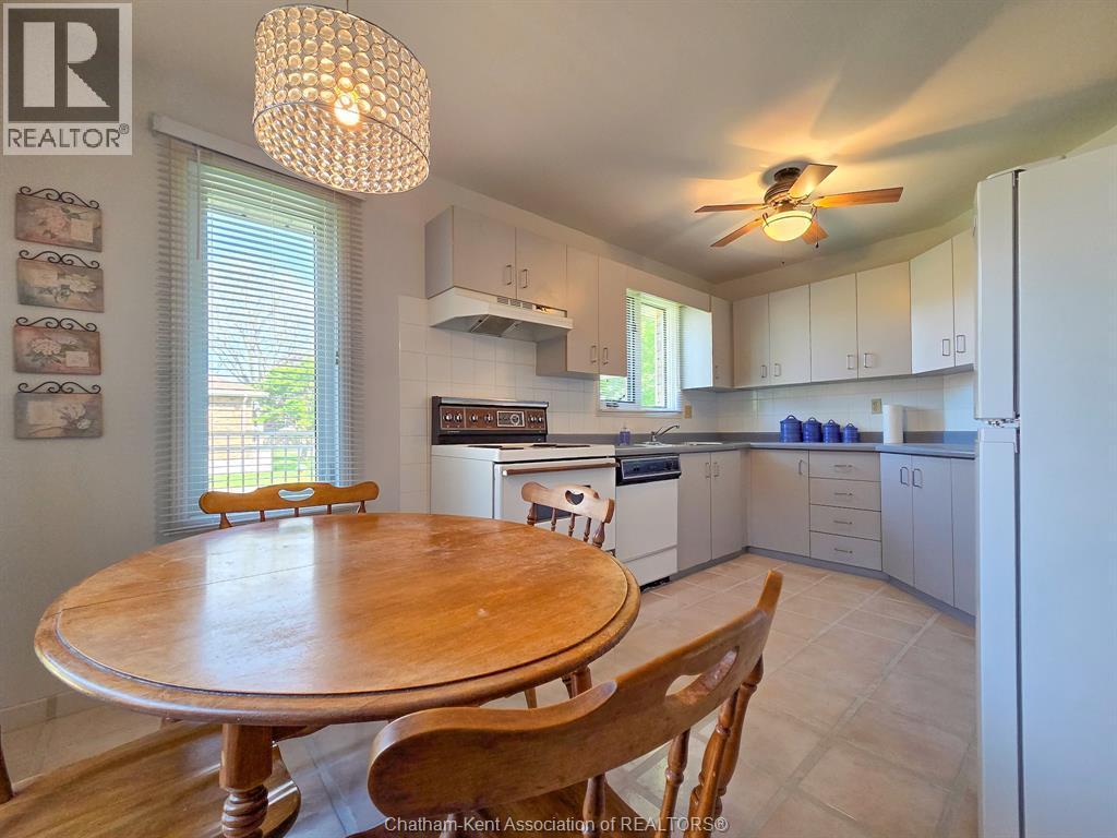 21 Earl Drive, Chatham, ON - Indoor