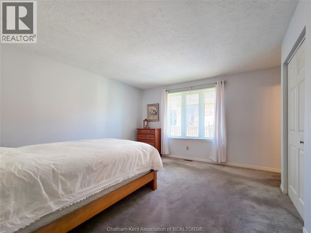 21 Earl Drive, Chatham, ON - Indoor Photo Showing Bedroom