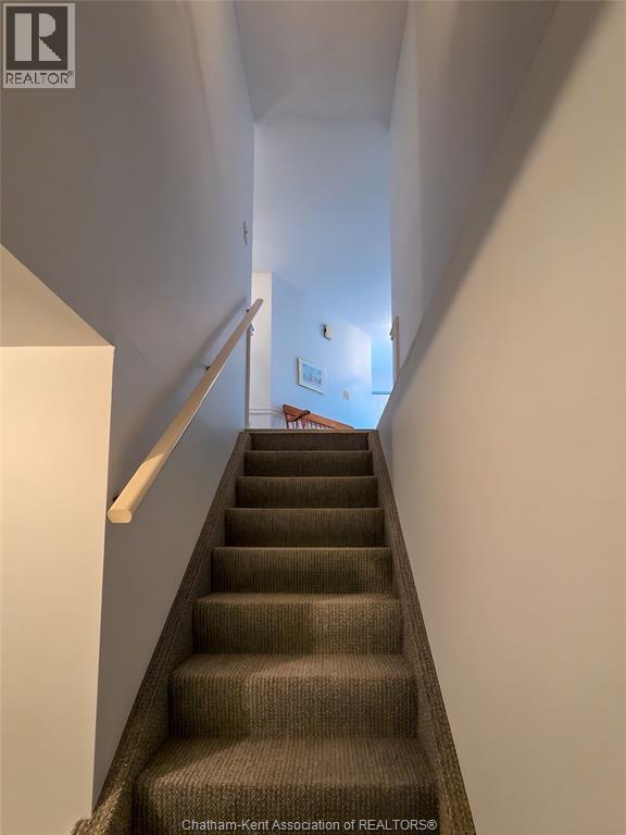 21 Earl Drive, Chatham, ON - Indoor Photo Showing Other Room