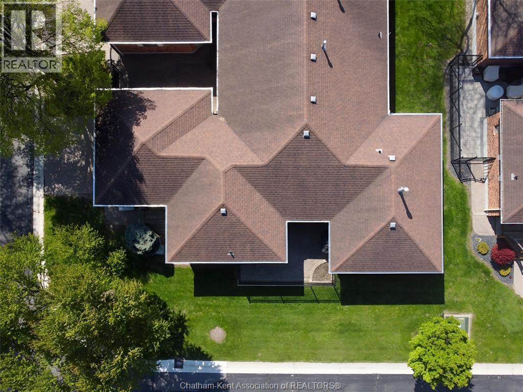 21 Earl Drive, Chatham, ON - Outdoor With Exterior