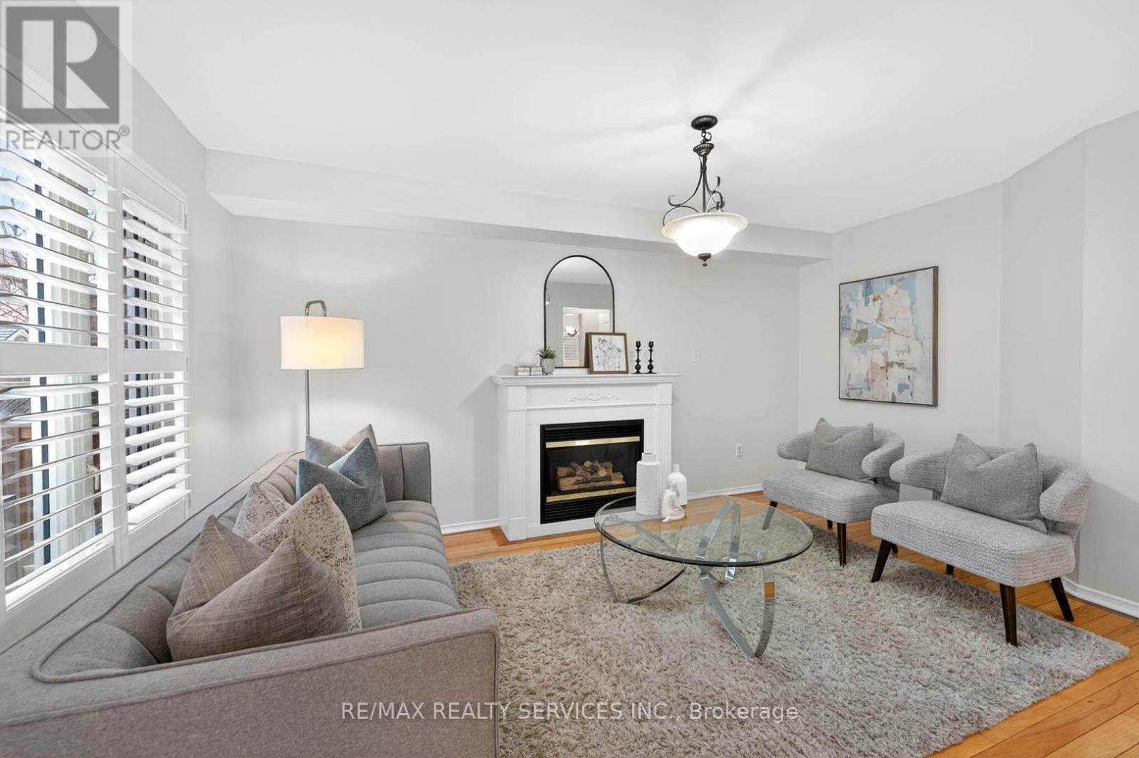 6 Creekwood Drive, Brampton, ON - Indoor Photo Showing Living Room With Fireplace