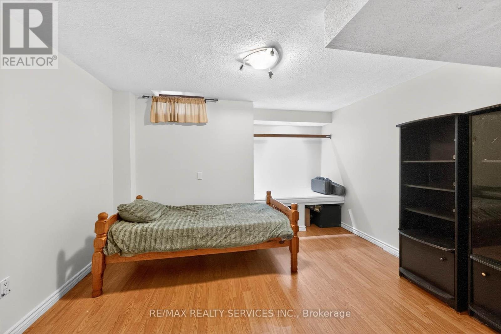6 Creekwood Drive, Brampton, ON - Indoor Photo Showing Bedroom