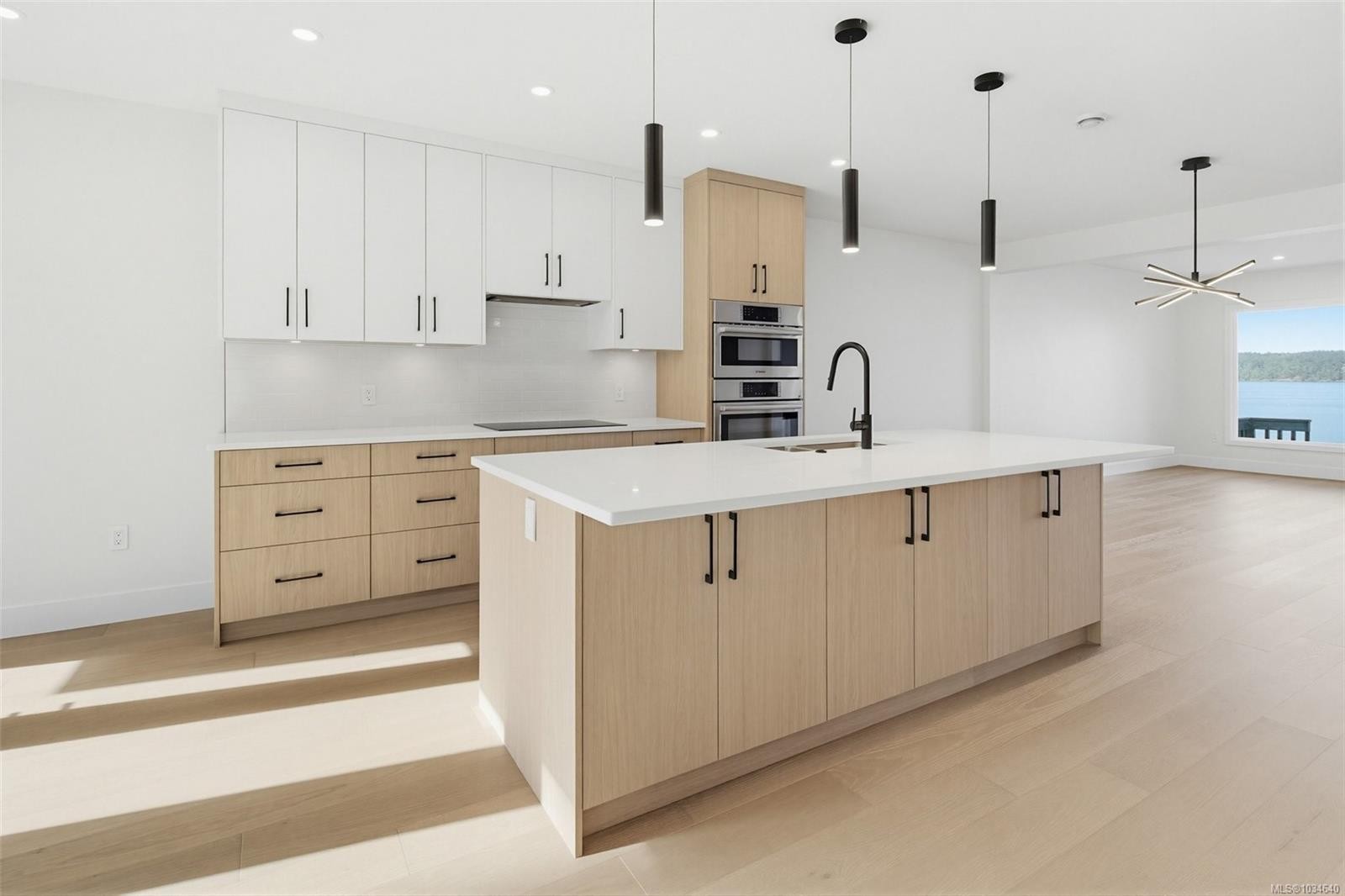 16-2330 Harbour Rd, Sidney, BC