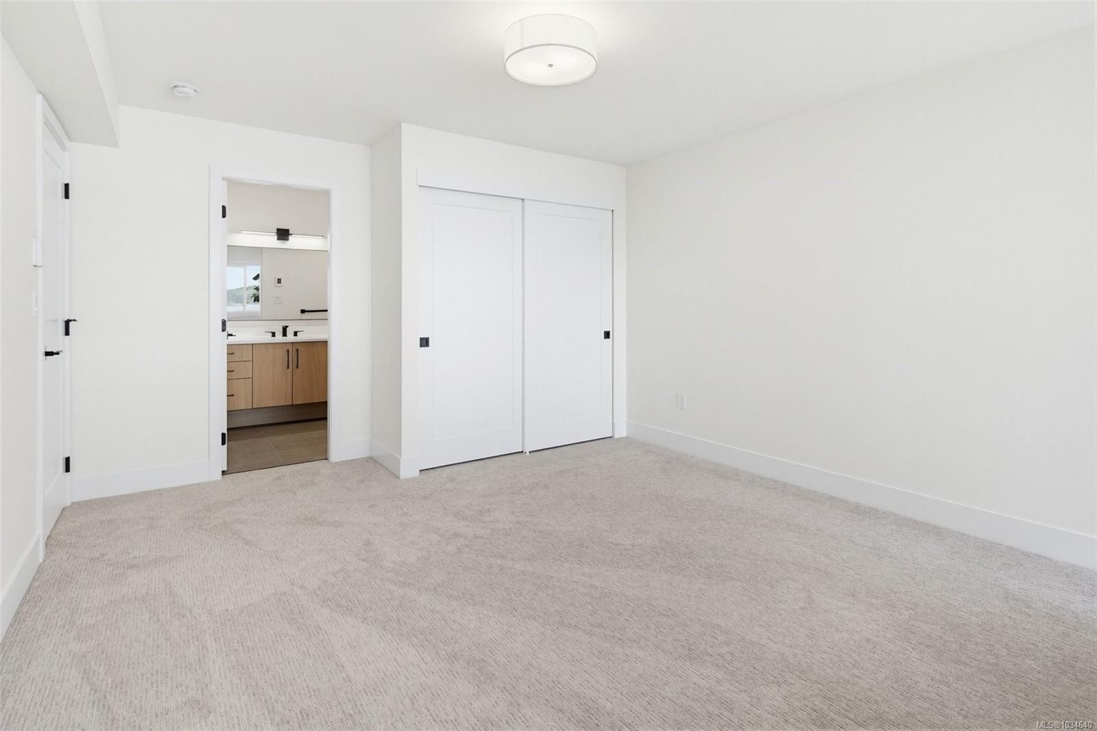 16-2330 Harbour Rd, Sidney, BC