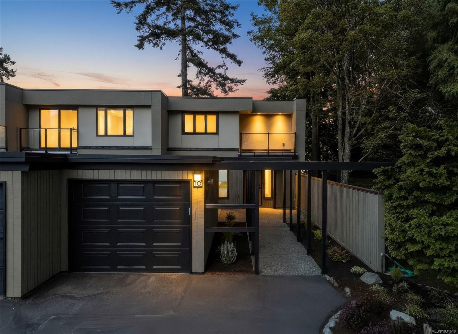 16-2330 Harbour Rd, Sidney, BC