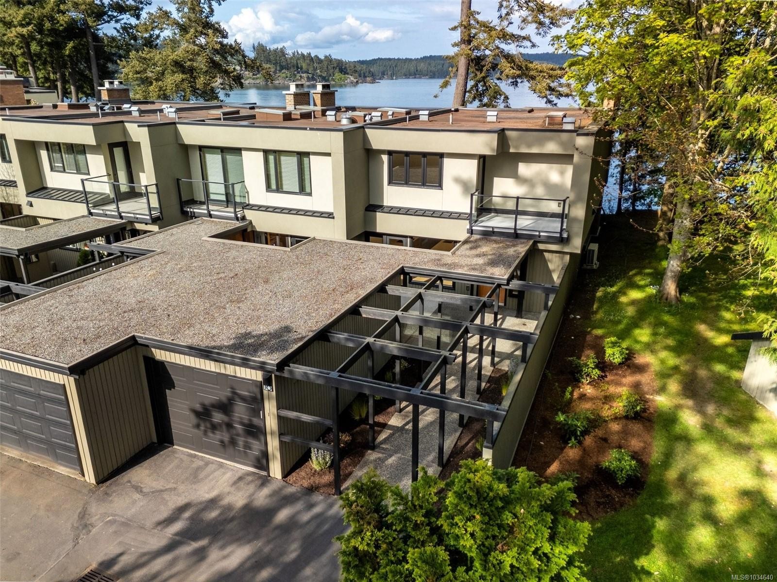 16-2330 Harbour Rd, Sidney, BC