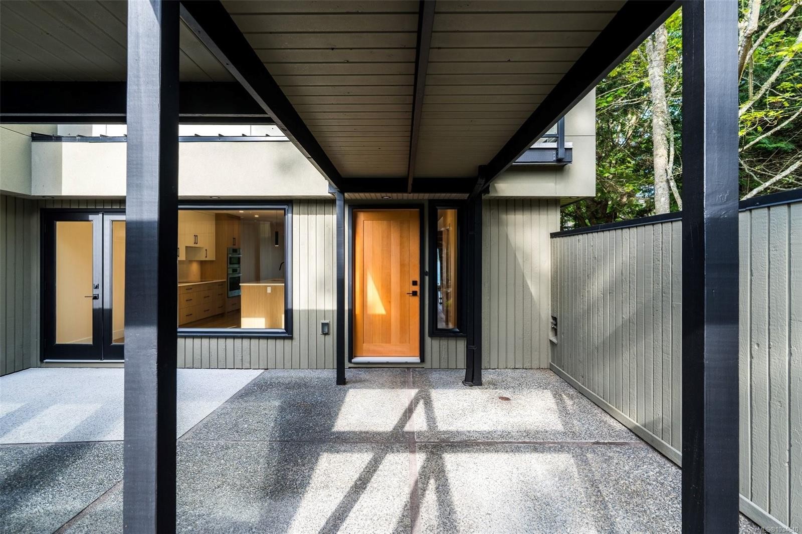 16-2330 Harbour Rd, Sidney, BC