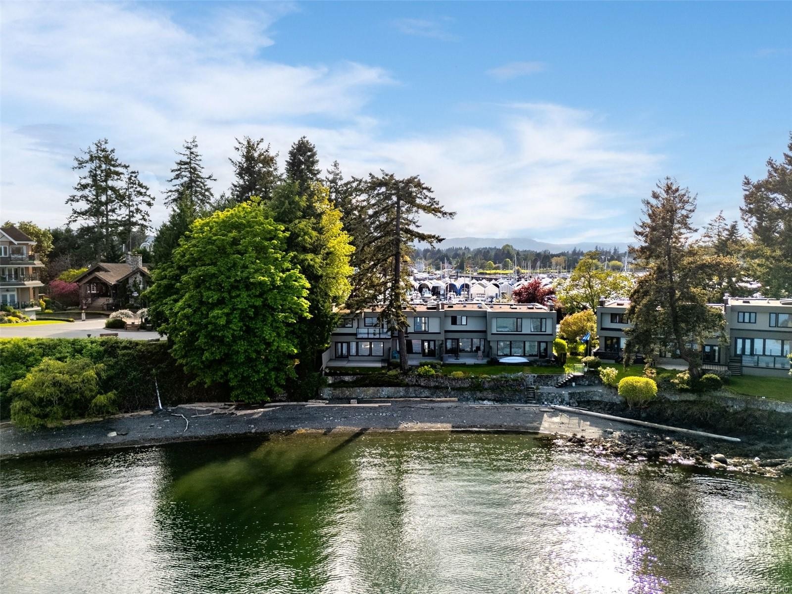 16-2330 Harbour Rd, Sidney, BC