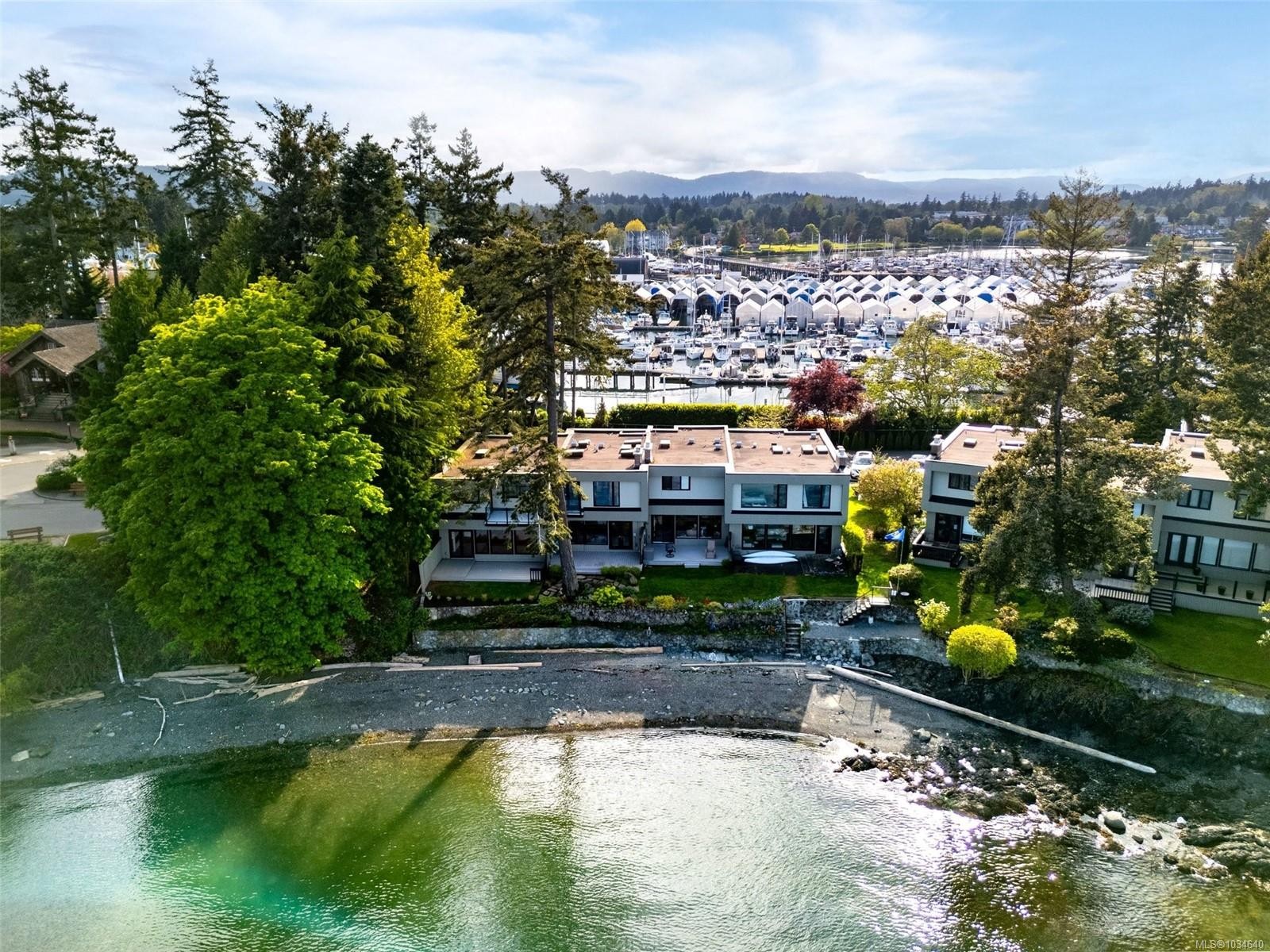 16-2330 Harbour Rd, Sidney, BC