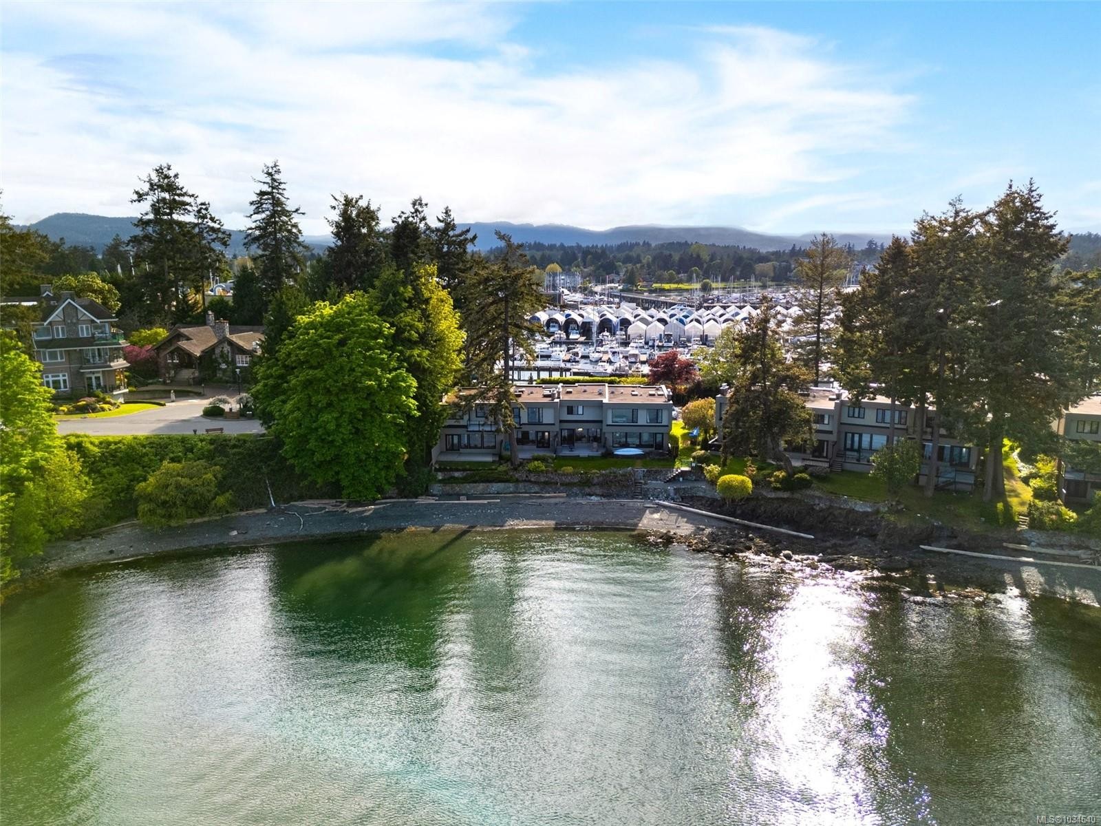 16-2330 Harbour Rd, Sidney, BC