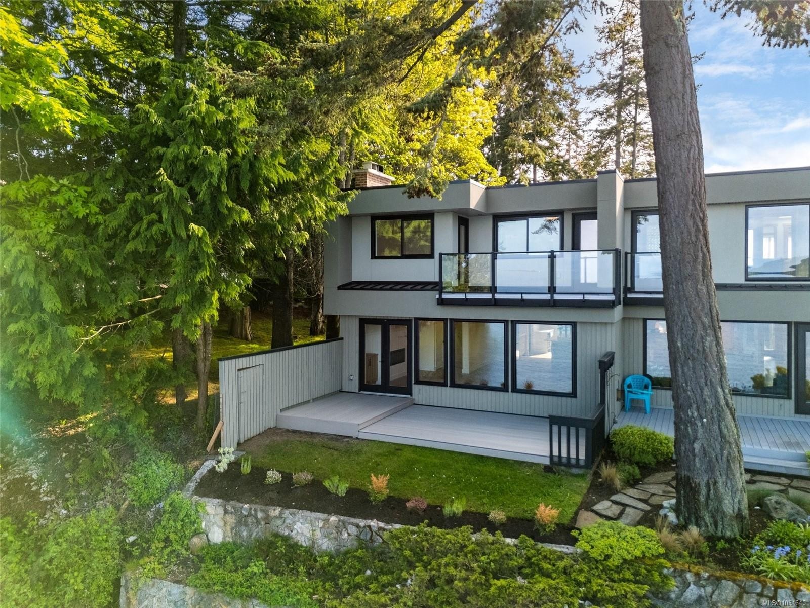 16-2330 Harbour Rd, Sidney, BC