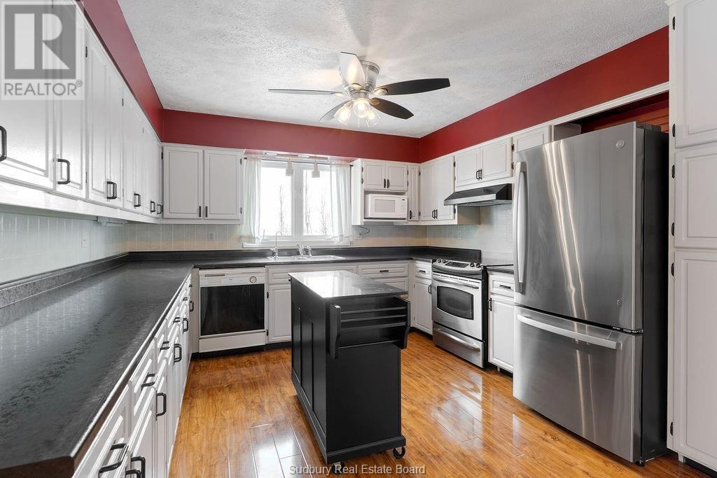 162 15Th Sideroad E, Tehkummah, Manitoulin Island, ON - Indoor Photo Showing Kitchen With Double Sink