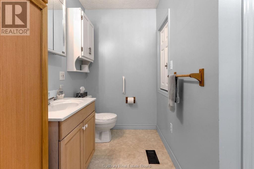 162 15Th Sideroad E, Tehkummah, Manitoulin Island, ON - Indoor Photo Showing Bathroom