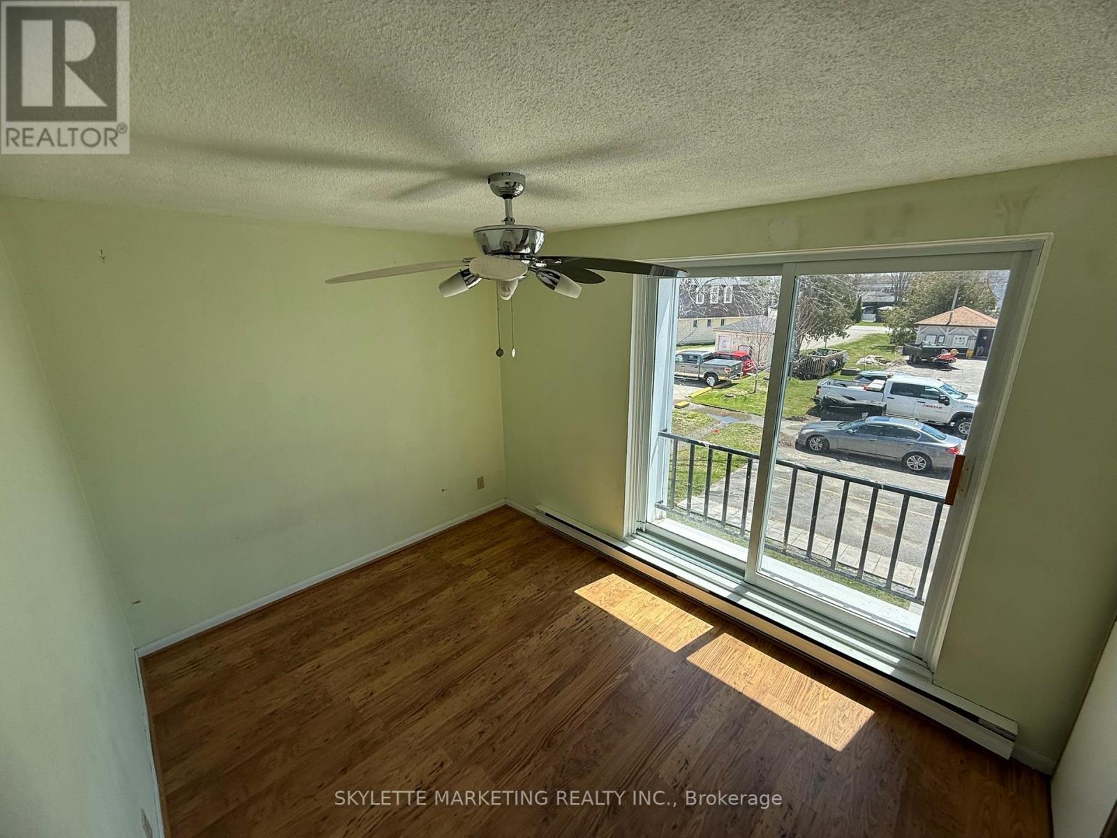 24 - 2 Paradise Boulevard, Ramara, ON - Indoor Photo Showing Other Room