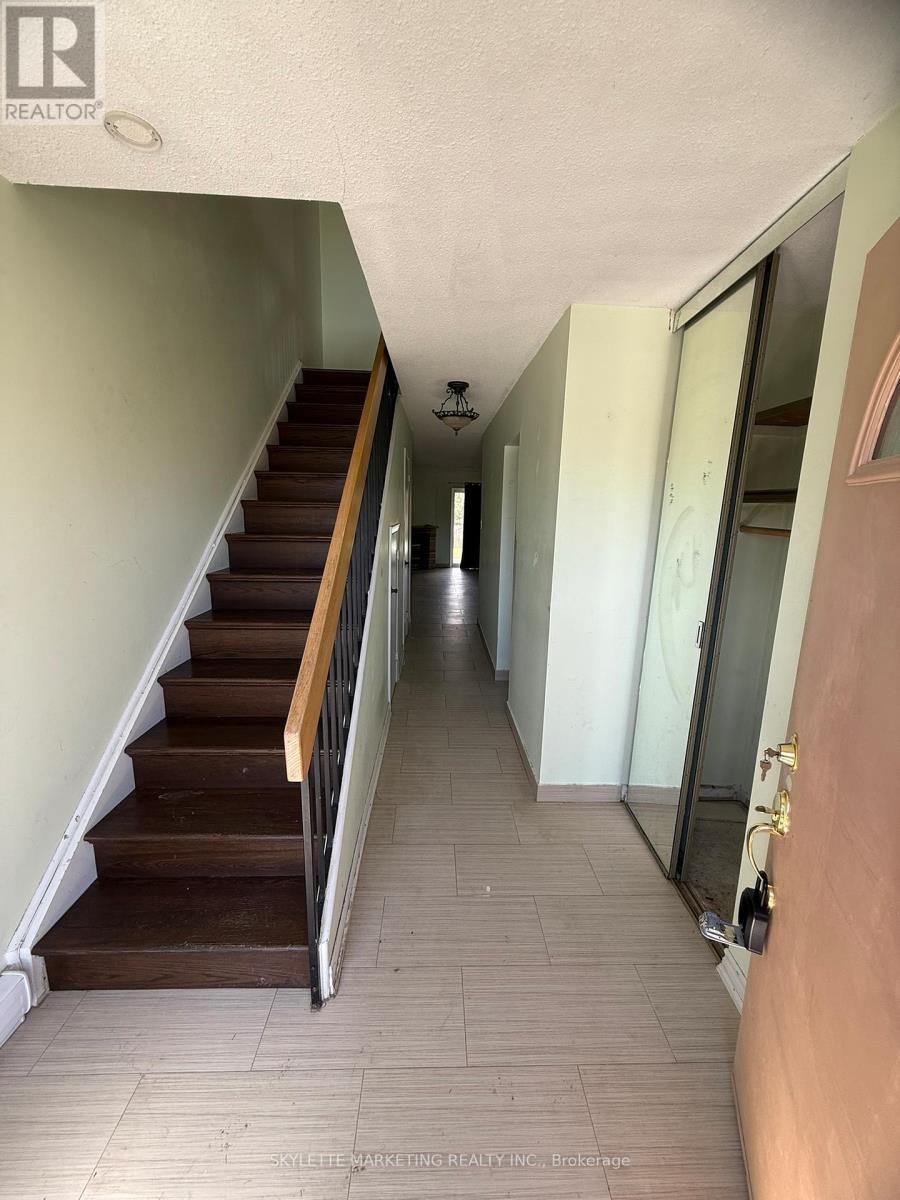 24 - 2 Paradise Boulevard, Ramara, ON - Indoor Photo Showing Other Room
