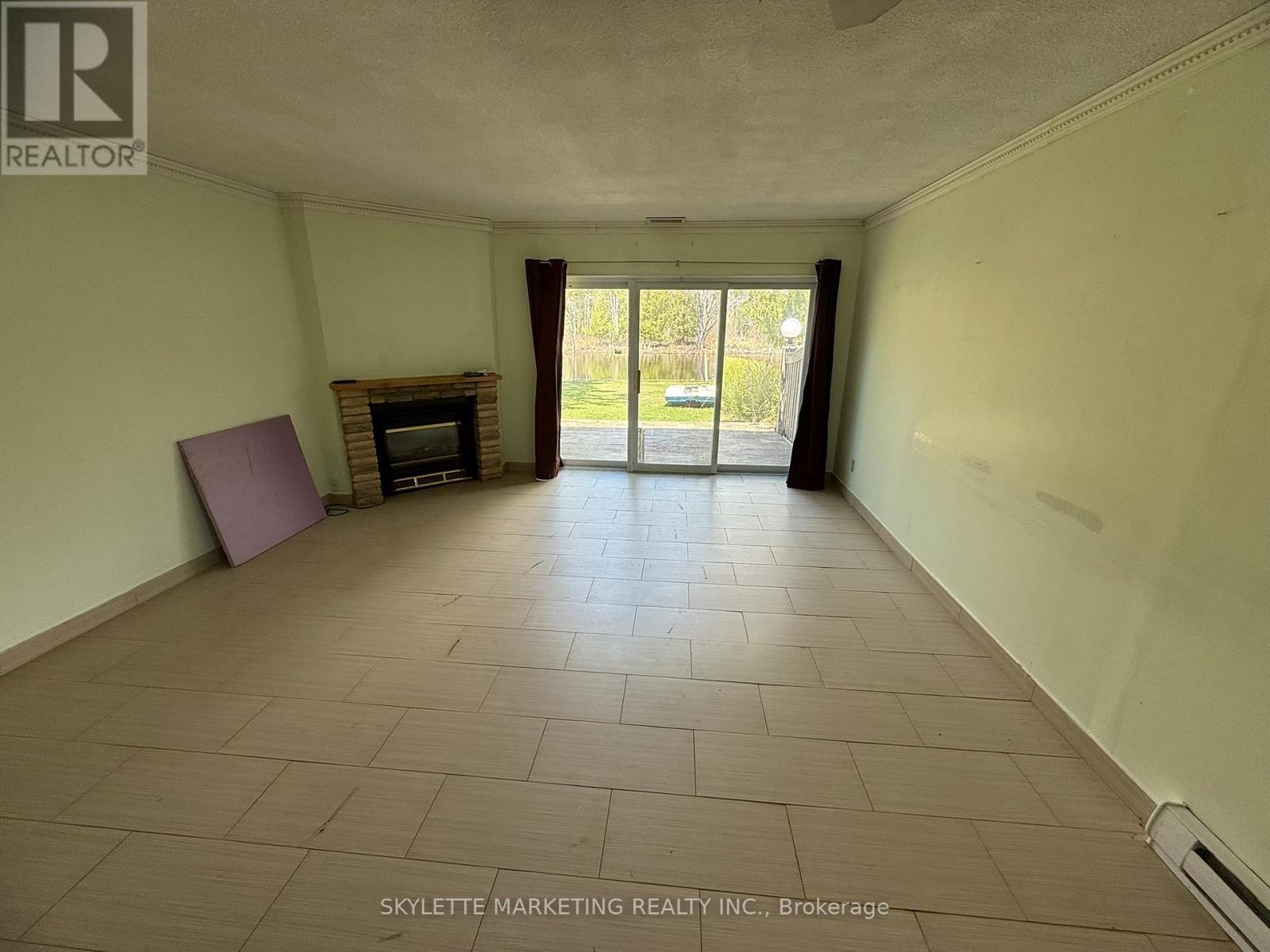 24 - 2 Paradise Boulevard, Ramara, ON - Indoor