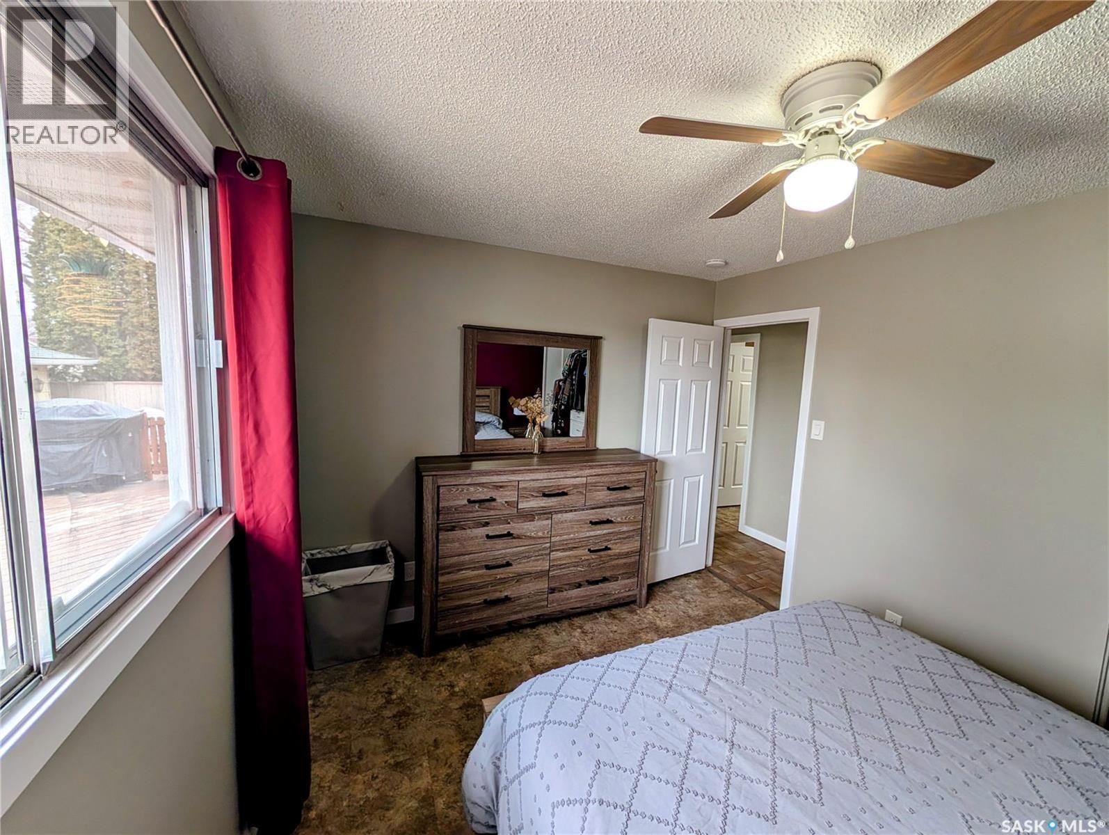 24 Dryburgh Crescent, Regina, SK - Indoor Photo Showing Bedroom