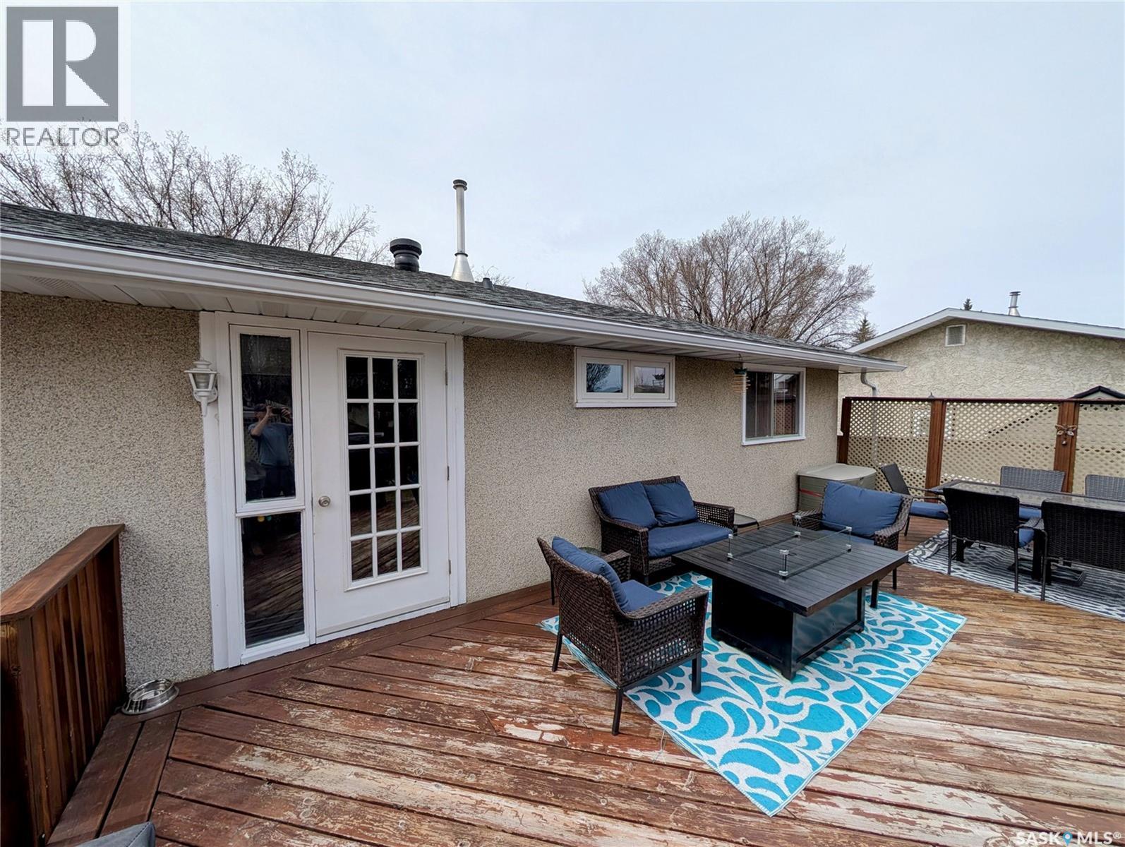 24 Dryburgh Crescent, Regina, SK - Outdoor With Deck Patio Veranda With Exterior