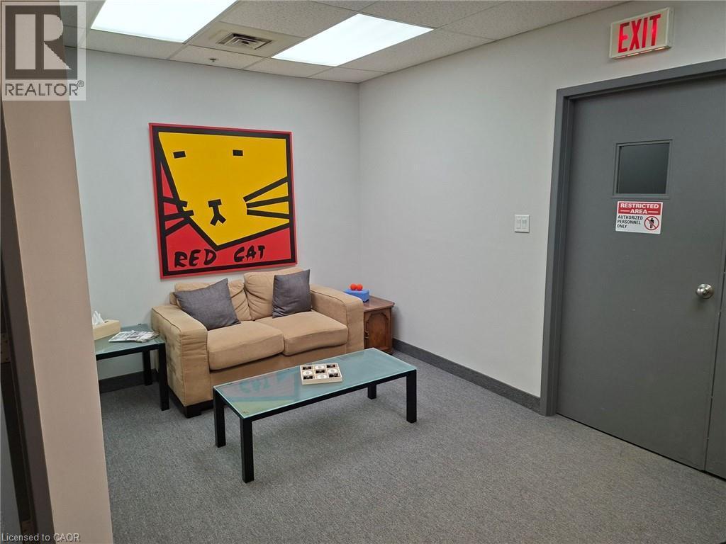 Image quality insufficient for description - 920 Sheldon Court, Burlington, ON